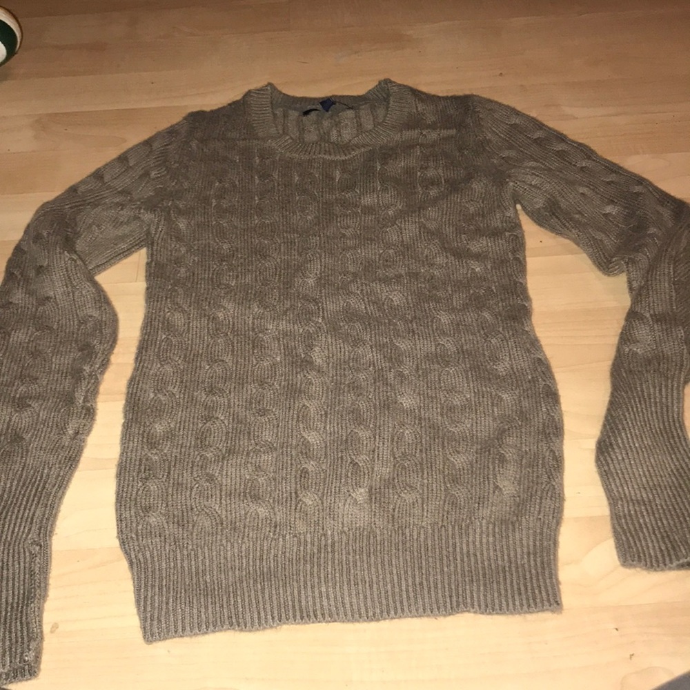 Ladies Gap super soft cable knit sweater size XS